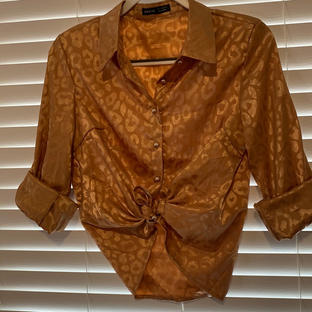 Shiny cheetah print blouse
